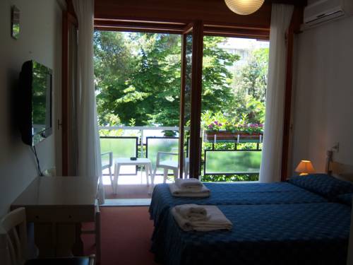 Imagen de la habitación del Hotel Adriaco. Foto 13