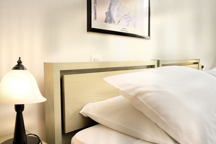 Imagen de la habitación del Hotel Adrian. Foto 10