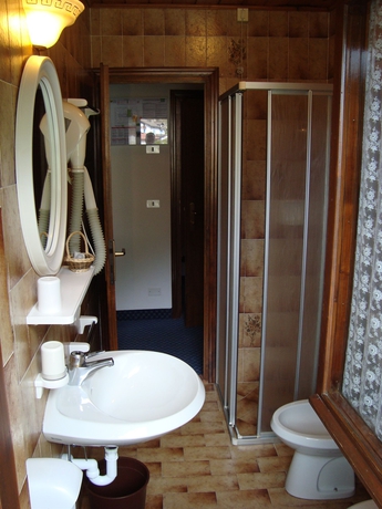 Imagen de la habitación del Hotel Adriana, Alleghe. Foto 6