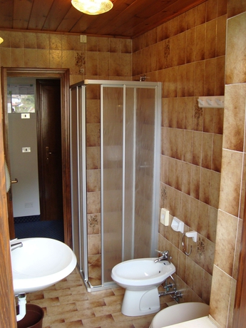 Imagen de la habitación del Hotel Adriana, Alleghe. Foto 7