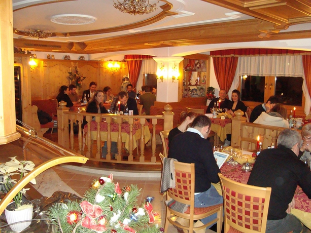 Imagen del bar/restaurante del Hotel Adriana, Alleghe. Foto 4