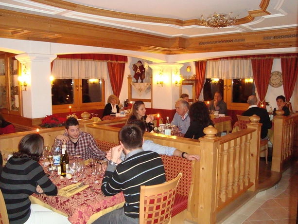 Imagen del bar/restaurante del Hotel Adriana, Alleghe. Foto 5