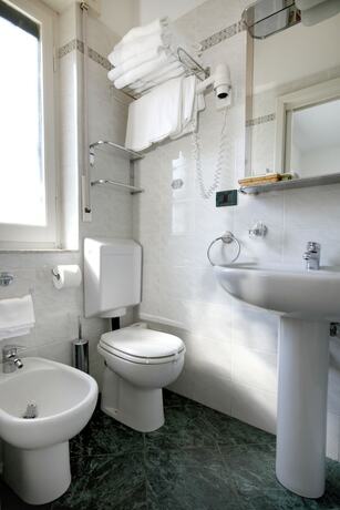 Imagen general del Hotel Adriana, CELLE LIGURE. Foto 7