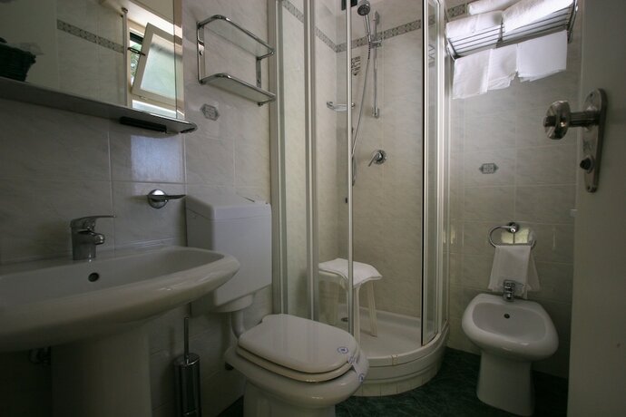 Imagen general del Hotel Adriana, CELLE LIGURE. Foto 12