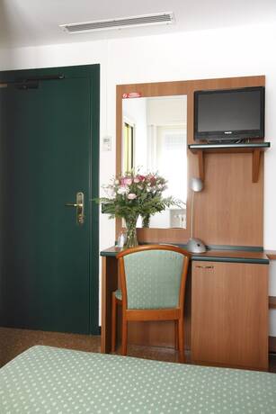 Imagen de la habitación del Hotel Adriana, CELLE LIGURE. Foto 18