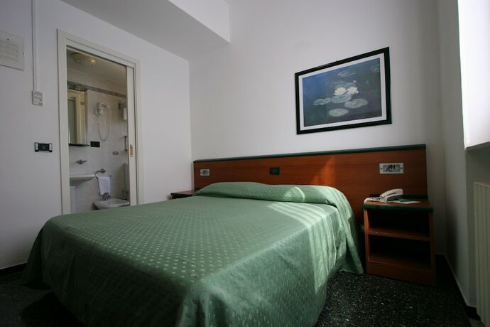 Imagen de la habitación del Hotel Adriana, CELLE LIGURE. Foto 19