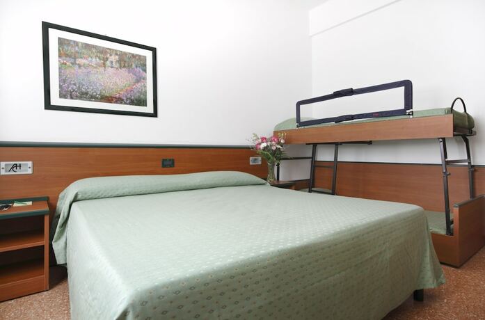 Imagen de la habitación del Hotel Adriana, CELLE LIGURE. Foto 20