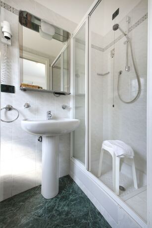 Imagen de la habitación del Hotel Adriana, CELLE LIGURE. Foto 21