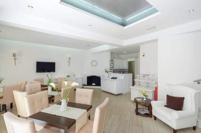 Imagen de los interiores del Hotel Adriani. Foto 32