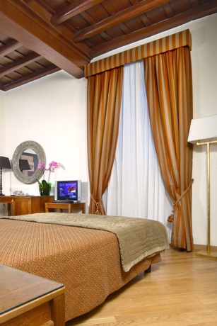 Imagen de la habitación del Hotel Adriano, Colonna. Foto 2