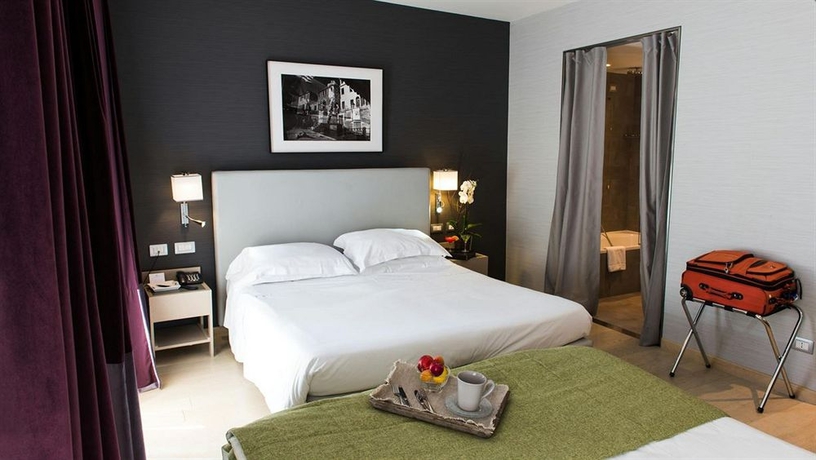 Imagen de la habitación del Hotel Adriano, Colonna. Foto 3