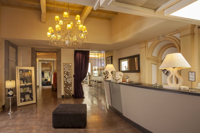 Imagen general del Hotel Adriano, Colonna. Foto 1