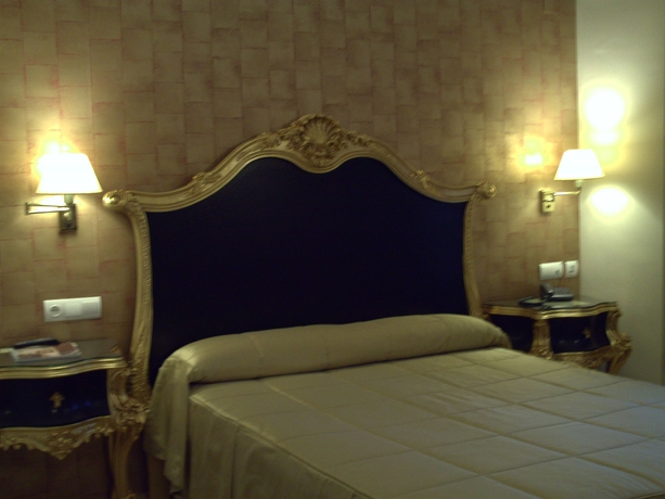 Imagen de la habitación del Hotel Adriano, Sevilla. Foto 3