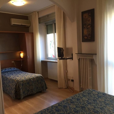 Imagen de la habitación del Hotel Adriano, Turín. Foto 8