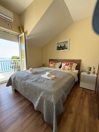 Imagen de la habitación del Hotel Adrian\'s Beach House by Max Gastro. Foto 1