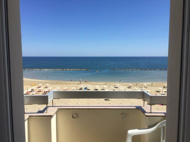 Imagen general del Hotel Adriatica sul Mare. Foto 11