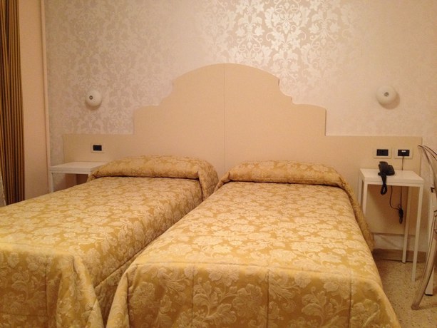 Imagen de la habitación del Hotel Adriatico, Cannaregio. Foto 2