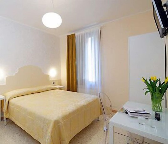 Imagen de la habitación del Hotel Adriatico, Cannaregio. Foto 14