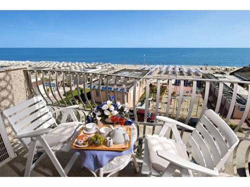 Imagen de la habitación del Hotel Adriatico Hotels Milano Marittima. Foto 3