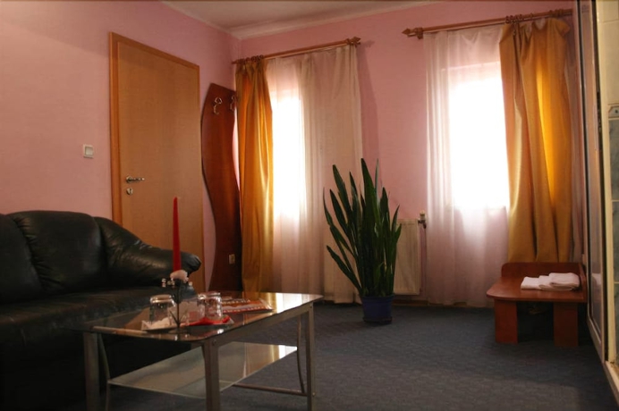 Imagen de la habitación del Hotel Adriatico, Timisoara. Foto 6