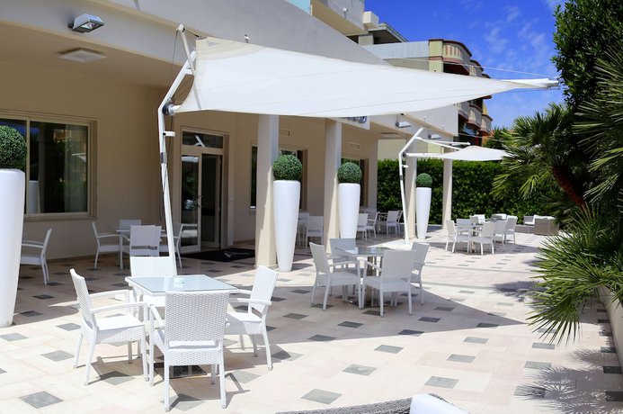 Imagen de los exteriores del Hotel Adriatico, Vasto. Foto 11