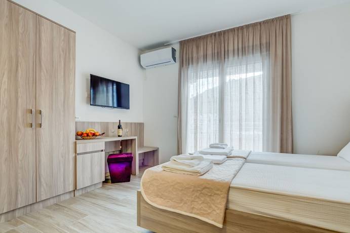 Imagen de la habitación del Hotel Adriatik Budva apartments. Foto 7