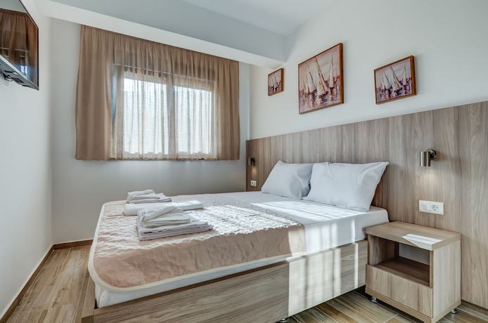 Imagen de la habitación del Hotel Adriatik Budva apartments. Foto 11