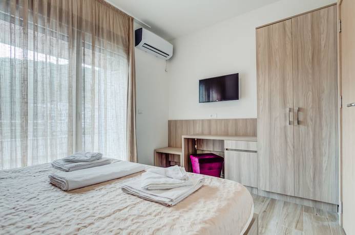Imagen de la habitación del Hotel Adriatik Budva apartments. Foto 12