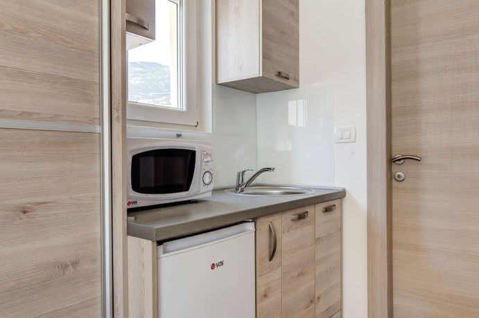 Imagen de la habitación del Hotel Adriatik Budva apartments. Foto 15