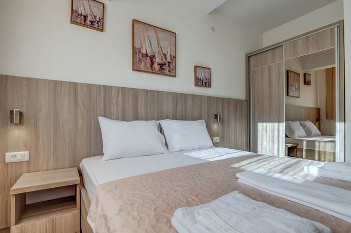 Imagen de la habitación del Hotel Adriatik Budva apartments. Foto 16