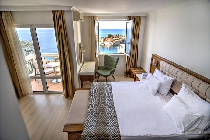Imagen de la habitación del Hotel Adrovic Sveti Stefan. Foto 2
