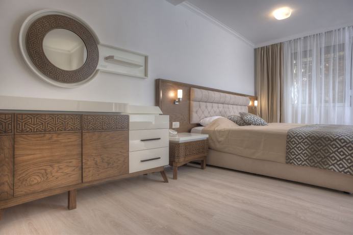 Imagen de la habitación del Hotel Adrovic Sveti Stefan. Foto 12