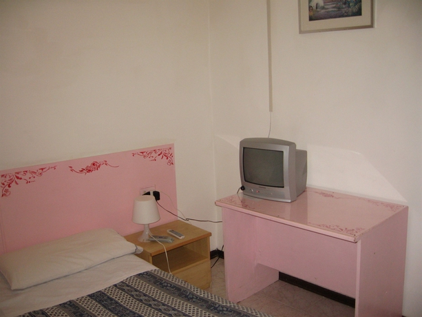 Imagen de la habitación del Hotel Adua. Foto 5