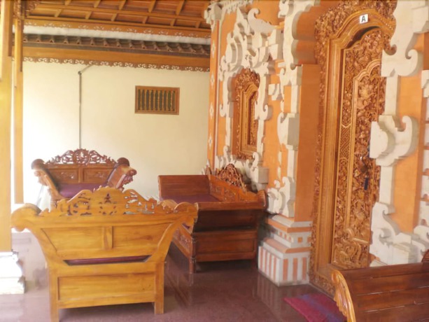 Imagen de los interiores del Hotel Adus Beach Inn. Foto 20