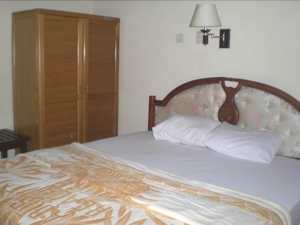 Imagen de la habitación del Hotel Adus Beach Inn. Foto 5