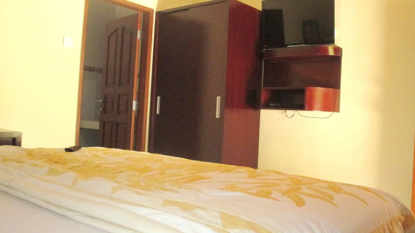 Imagen de la habitación del Hotel Adus Beach Inn. Foto 6