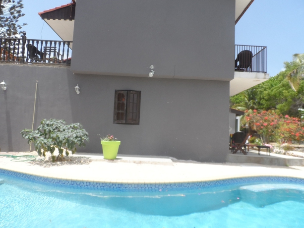 Imagen de la piscina del Hotel Advantage Mini Resort. Foto 15