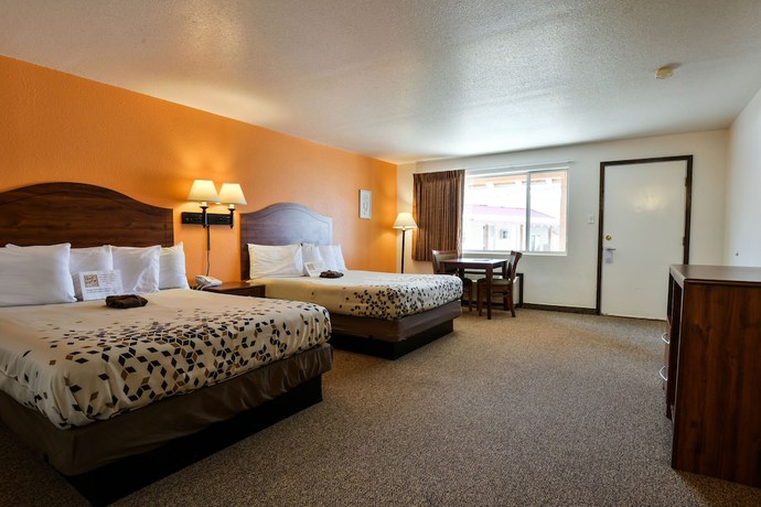 Imagen de la habitación del Hotel Adventure Inn and Motel. Foto 4