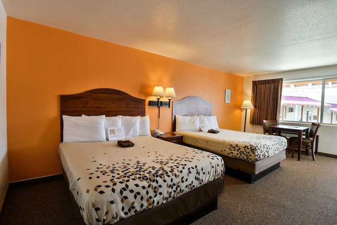 Imagen de la habitación del Hotel Adventure Inn and Motel. Foto 16