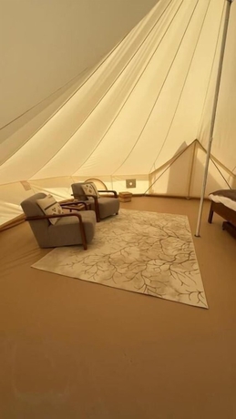 Imagen de los interiores del Hotel Adventurer Camp. Foto 16