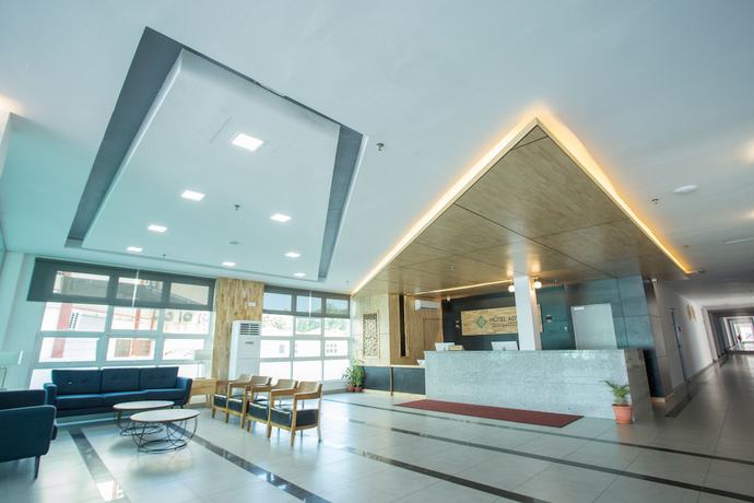 Imagen de los interiores del Hotel Adya Chenang. Foto 13