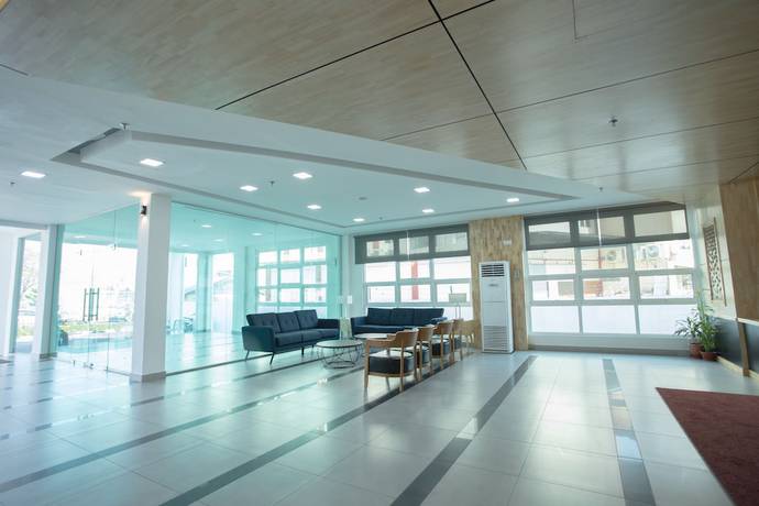 Imagen de los interiores del Hotel Adya Chenang. Foto 16