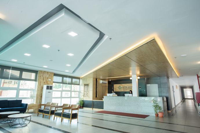 Imagen de los interiores del Hotel Adya Chenang. Foto 18