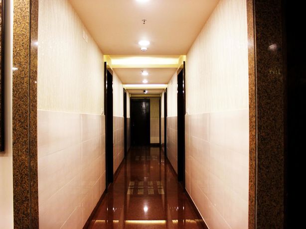 Imagen de la habitación del Hotel Adyar Ananda Bhavan. Foto 9
