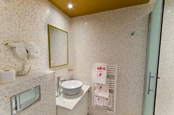 Imagen de la habitación del Hotel A&eacute;ro Paris Passy. Foto 17
