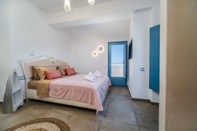 Imagen de la habitación del Hotel Aegean Blue Luxury Suites. Foto 10