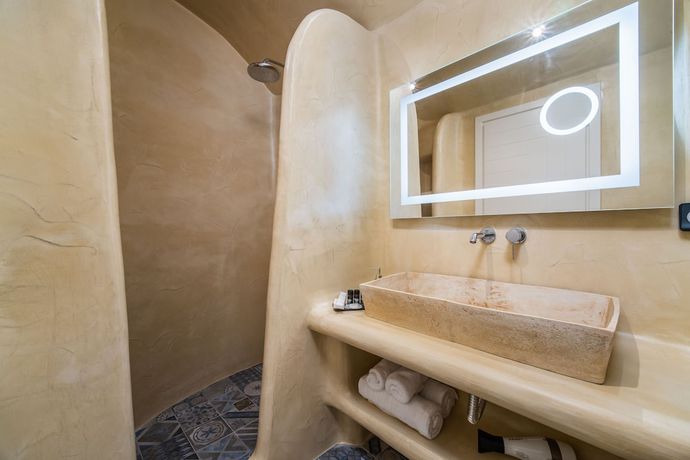 Imagen de la habitación del Hotel Aegean Blue Luxury Suites. Foto 16