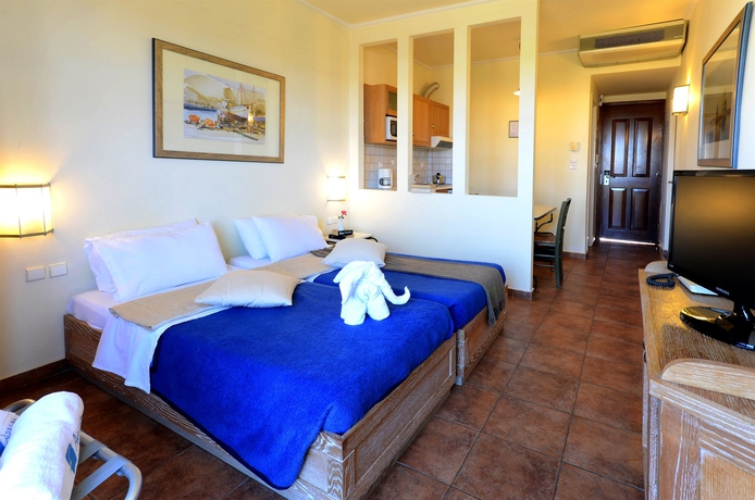 Imagen de la habitación del Hotel Aegean Houses. Foto 6