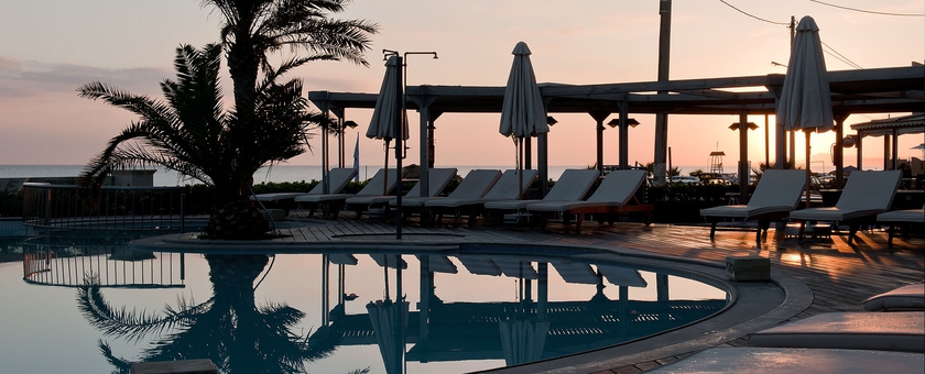 Imagen de la piscina del Hotel Aegean Pearl. Foto 6