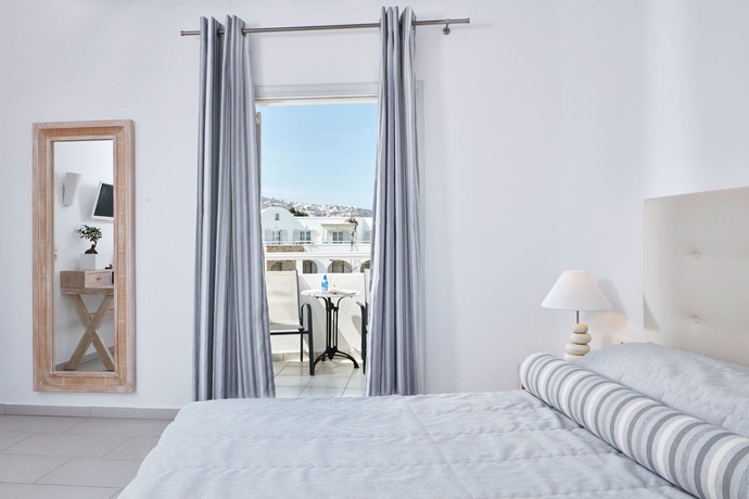 Imagen de la habitación del Hotel Aegean Plaza. Foto 8